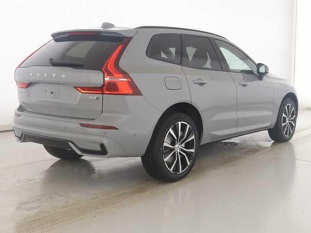 Gebraucht Volvo XC60 Plus 197 PS (144 kW) 2024 Grau SUV