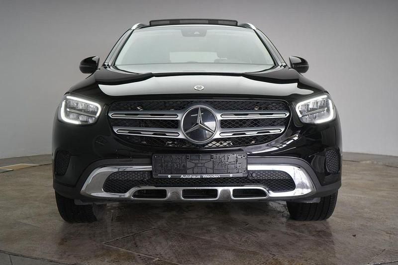 Gebraucht Mercedes GLC300e 194 PS (142 kW) 2021 Schwarz SUV