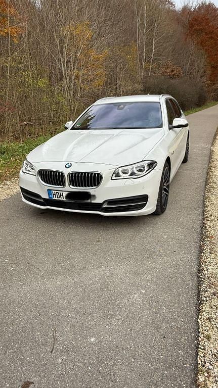Weiß Gebraucht 2015 BMW 530 Luxury Line Kombi | 13.999 € (Fairer Preis) - Bild 1/4