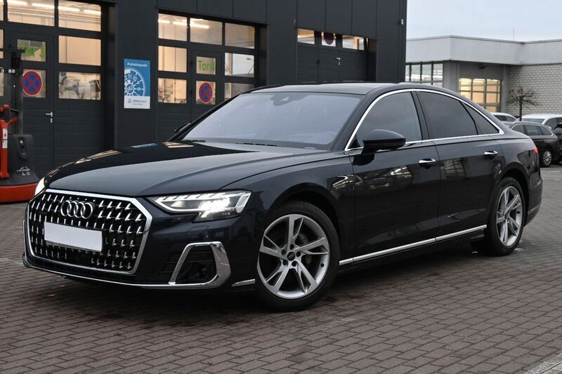 Blau Gebraucht 2023 Audi A8 Ambiente Limousine | 99.500 € - Bild 1/4