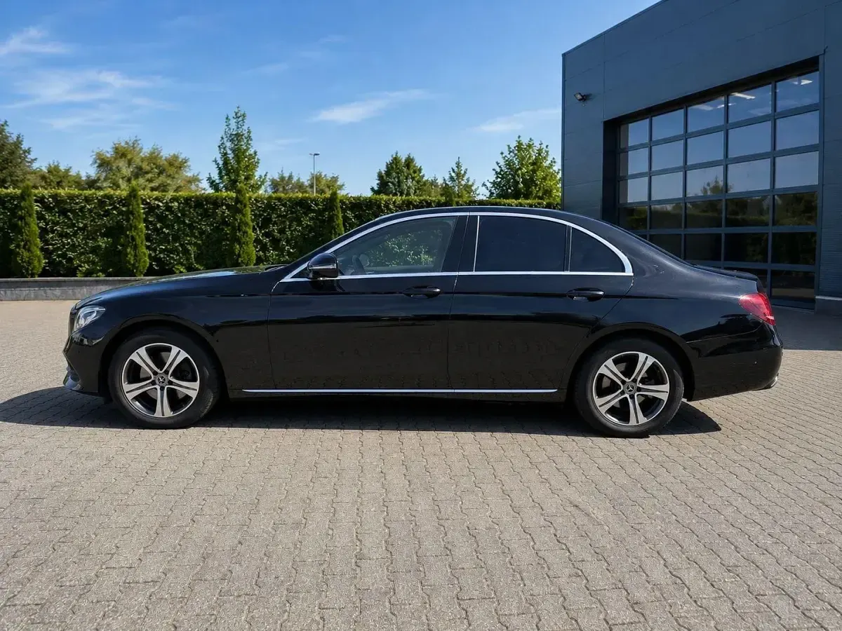 Gebraucht Mercedes E200 197 PS (144 kW) 2019 Schwarz Limousine