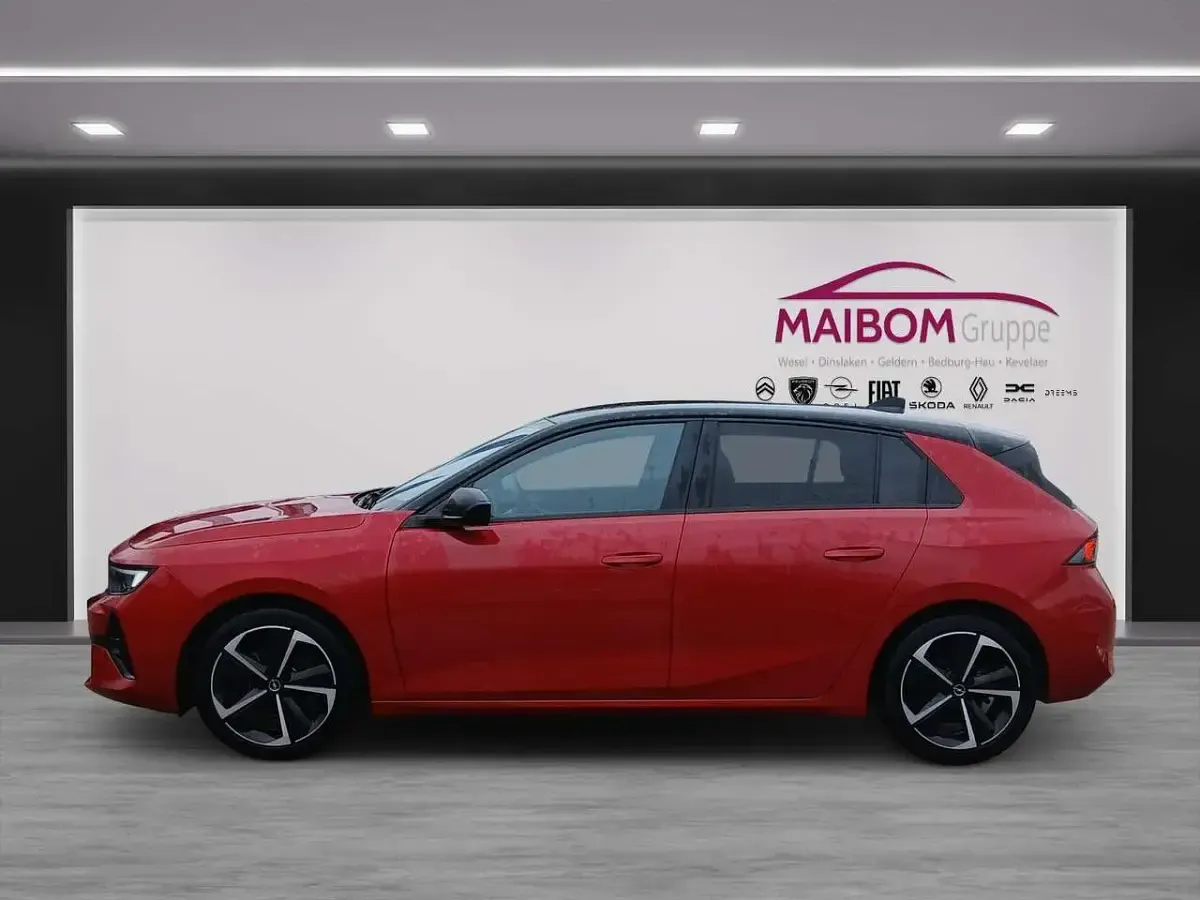 Gebraucht Opel Astra 136 PS (100 kW) 2024 Peperoncino red Limousine