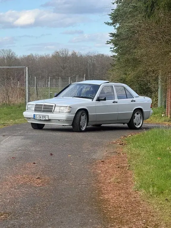 Gebraucht Mercedes 190 109 PS (80 kW) 1992 Weiß Limousine
