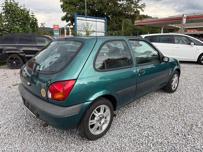 Gebraucht Ford Fiesta Ghia 75 PS (55 kW) 2000 Grün Kleinwagen