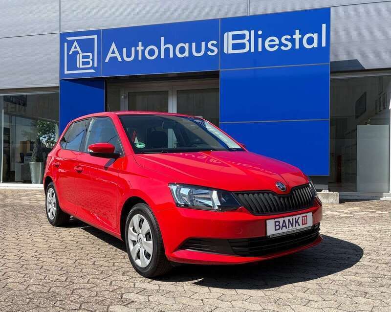 Corrida rot Gebraucht 2018 Skoda Fabia Cool Plus Kleinwagen | 9.990 € (Fairer Preis) - Bild 1/4