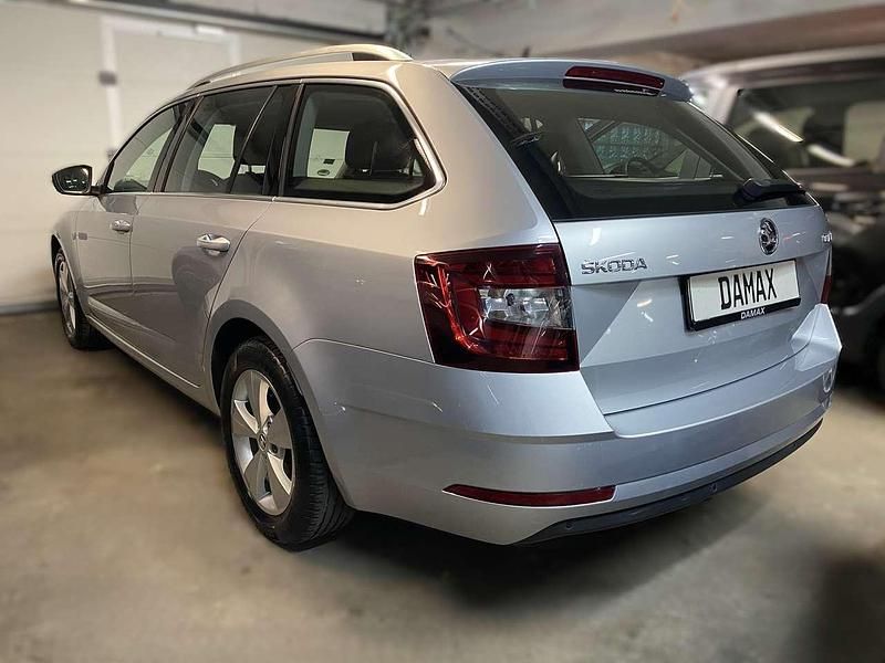 Gebraucht Skoda Octavia Style 190 PS (139 kW) 2019 Brilliantsilber metallic Kombi