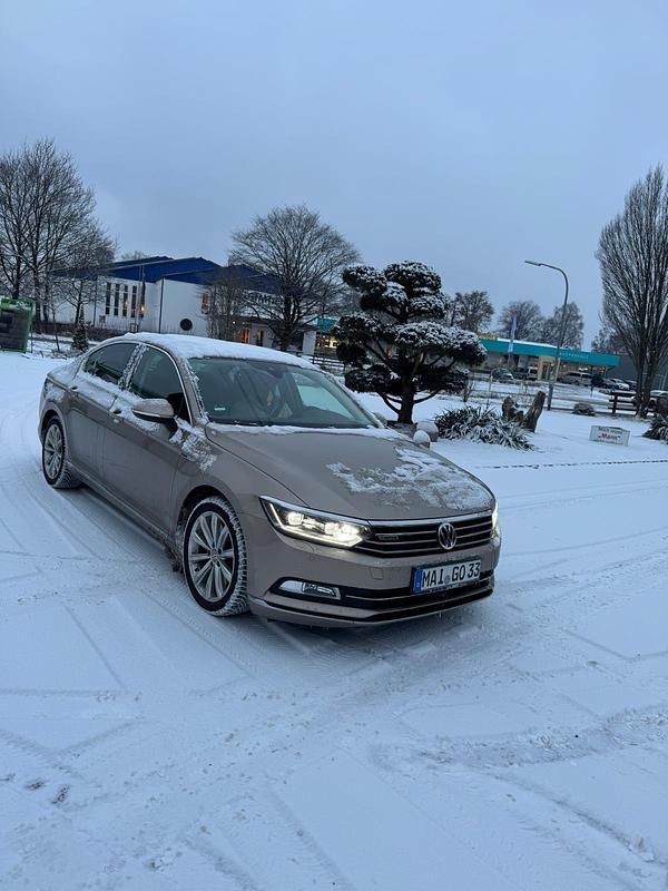 Gebraucht VW Passat 239 PS (175 kW) 2016 Braun Limousine