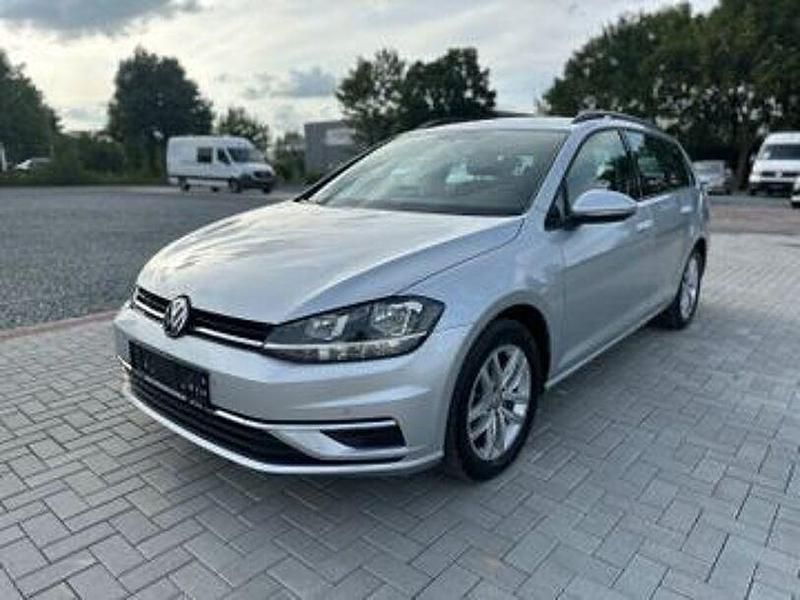 Silber Gebraucht 2019 VW Golf VII Comfortline Kombi | 11.900 € (Superpreis) - Bild 1/4