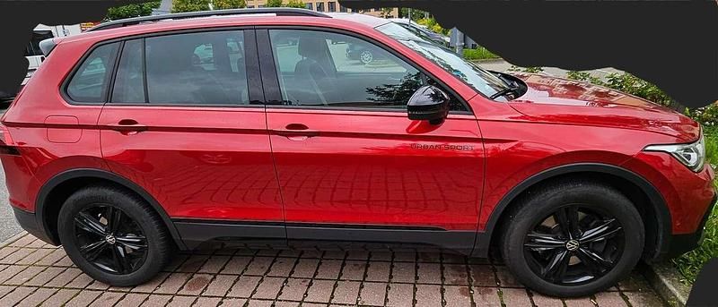 Rot Gebraucht 2022 VW Tiguan Sport SUV | 36.000 € (Teuer) - Bild 1/4