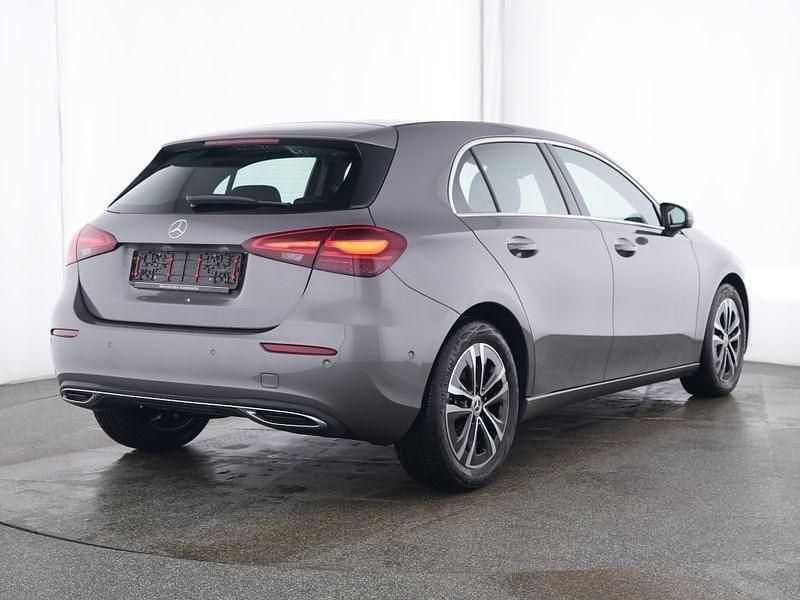 Gebraucht Mercedes A180 Progressive 136 PS (100 kW) 2024 Grau Limousine