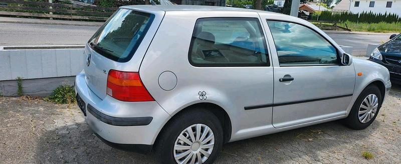 Second-hand VW Golf 100 CP (73 kW) 1998 Argintiu Coupe