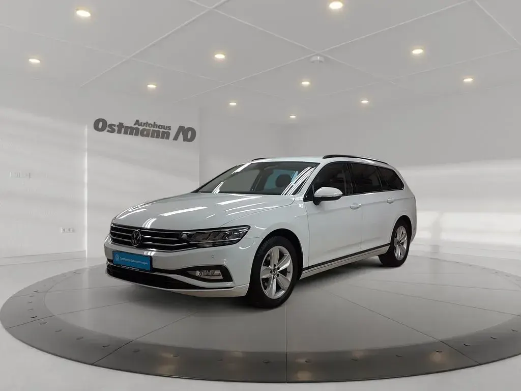 Usata VW Passat 150 CV (110 kW) 2022 Bianco Station wagon