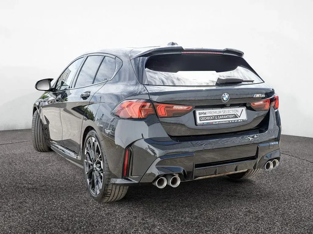 Gebraucht BMW M135 Performance 300 PS (220 kW) 2025 Schwarz Kleinwagen