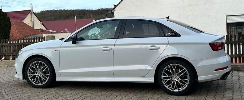 Gebraucht Audi A3 Ambiente 150 PS (110 kW) 2019 Weiß Limousine