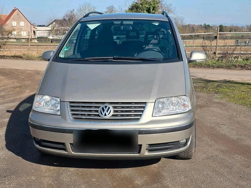 Gebraucht VW Sharan 140 PS (102 kW) 2006 Gold Van / Kleinbus