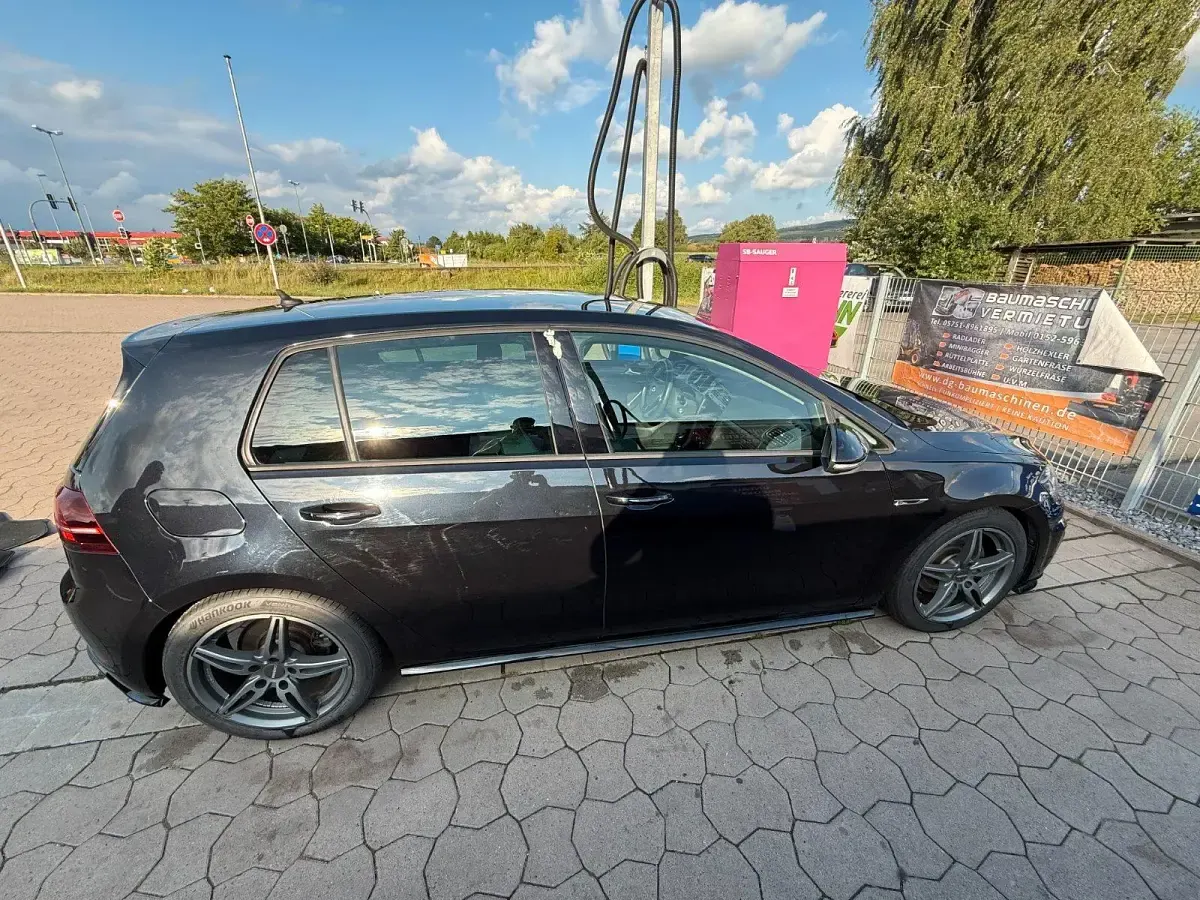 Gebraucht VW Golf VII 150 PS (110 kW) 2018 Schwarz Kleinwagen