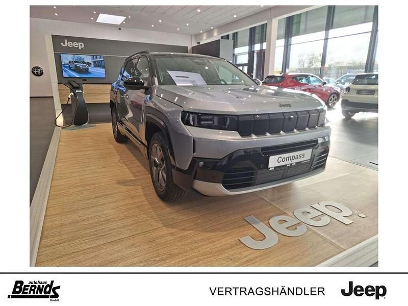 Neu Jeep Compass 136 PS (100 kW) 2025 Yosemite grey mit dach schwarz SUV