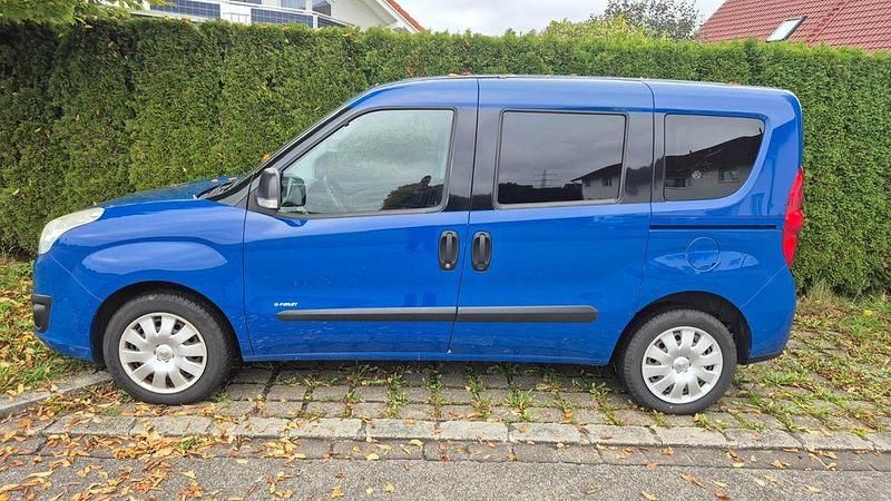 Blau Gebraucht 2012 Opel Combo Edition Van / Kleinbus | 4.700 € (Fairer Preis) - Bild 1/4