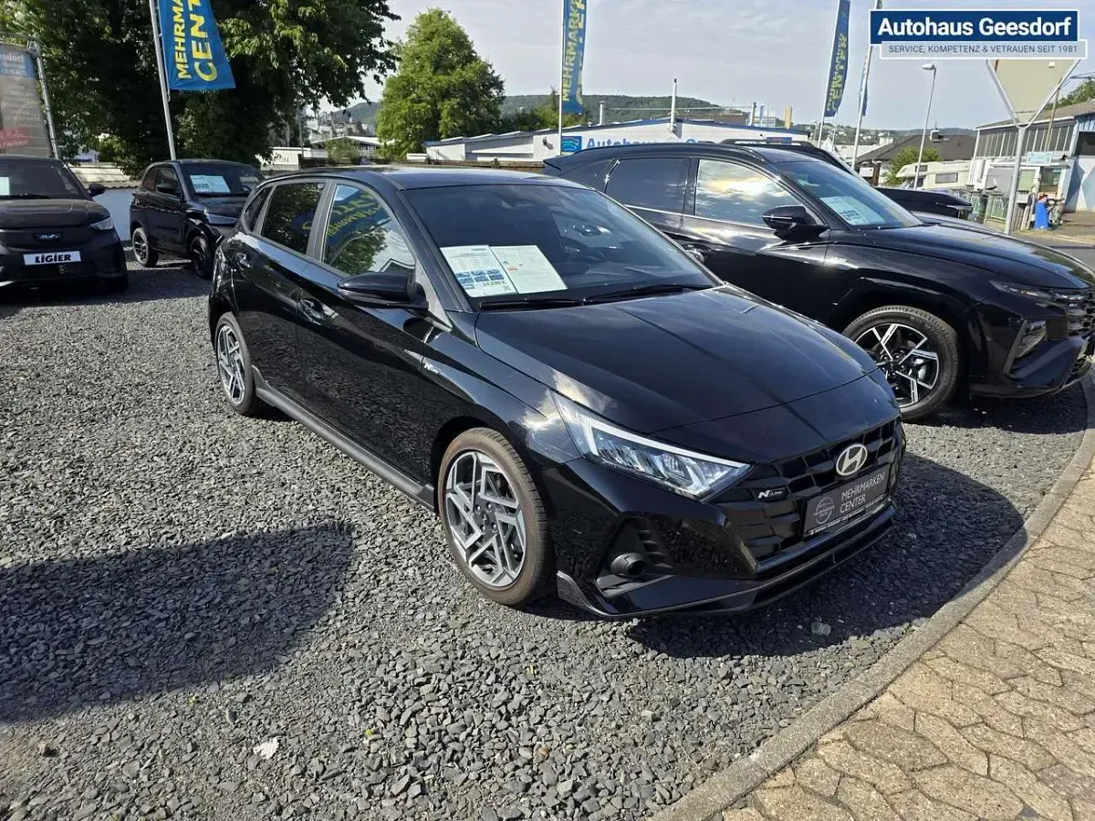 Neu Hyundai i20 N Line 101 PS (74 kW) 2025 Phantom black Kleinwagen