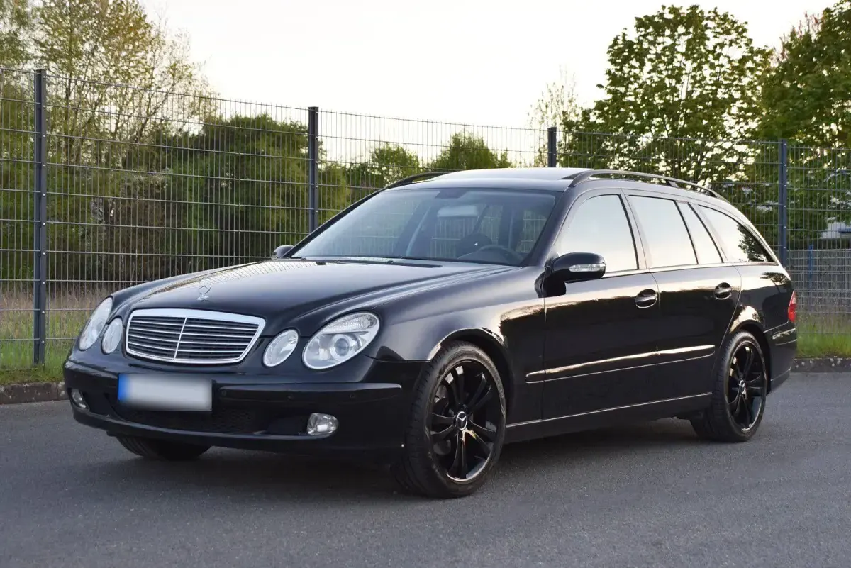 Gebraucht Mercedes E200 163 PS (119 kW) 2003 Schwarz Kombi