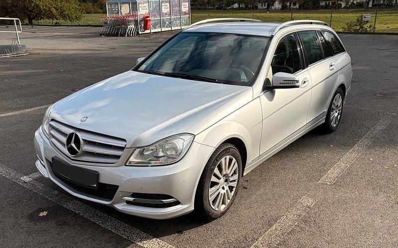 Gebraucht Mercedes C180 Elegance 156 PS (114 kW) 2014 Silber Kombi