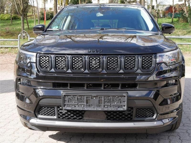 Gebraucht Jeep Compass 131 PS (96 kW) 2024 Schwarz SUV