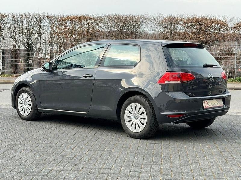 Gebraucht VW Golf VII Trendline 86 PS (63 kW) 2016 Grau Kleinwagen
