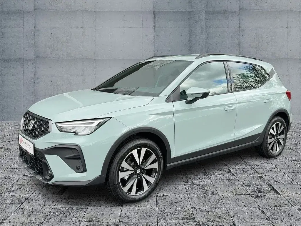 Neu Seat Arona FR 116 PS (85 kW) 2026 Grau SUV