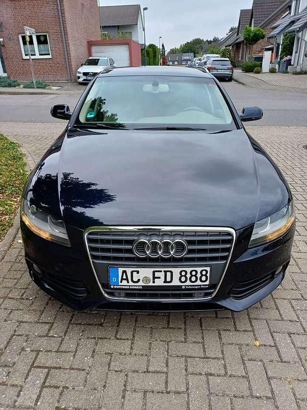 Blau Gebraucht 2011 Audi A4 Ambition Kombi | 7.900 € (Guter Preis) - Bild 1/4