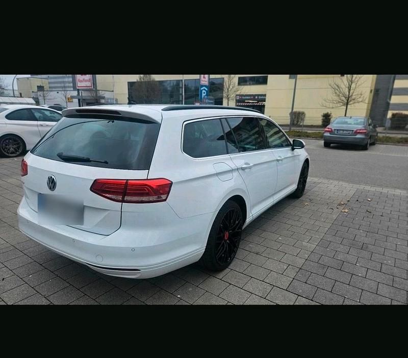 Gebraucht VW Passat 115 PS (84 kW) 2018 Weiß Kombi