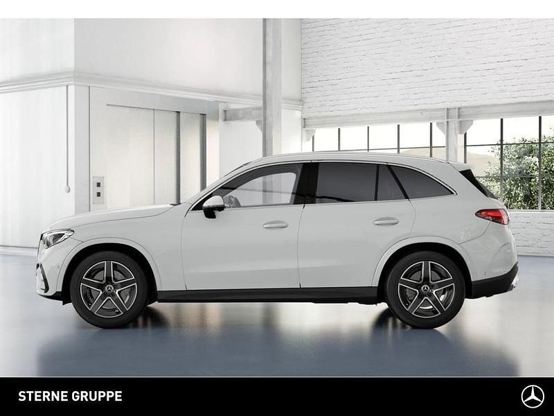 Gebraucht Mercedes GLC220 AMG 197 PS (144 kW) 2025 Unilack polarweiß SUV