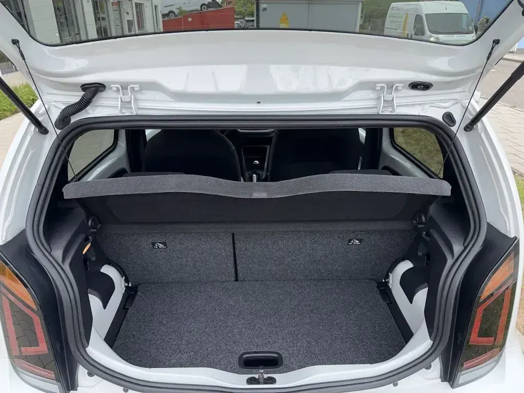 Gebraucht VW up! Active 65 PS (47 kW) 2021 Pure white Kleinwagen