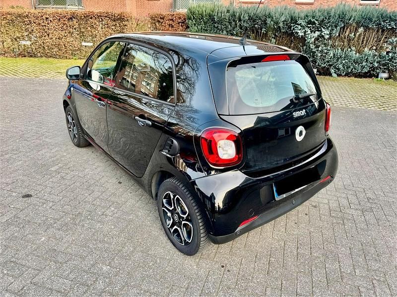 Usata Smart ForFour 60 CV (44 kW) 2019 Nero Utilitaria
