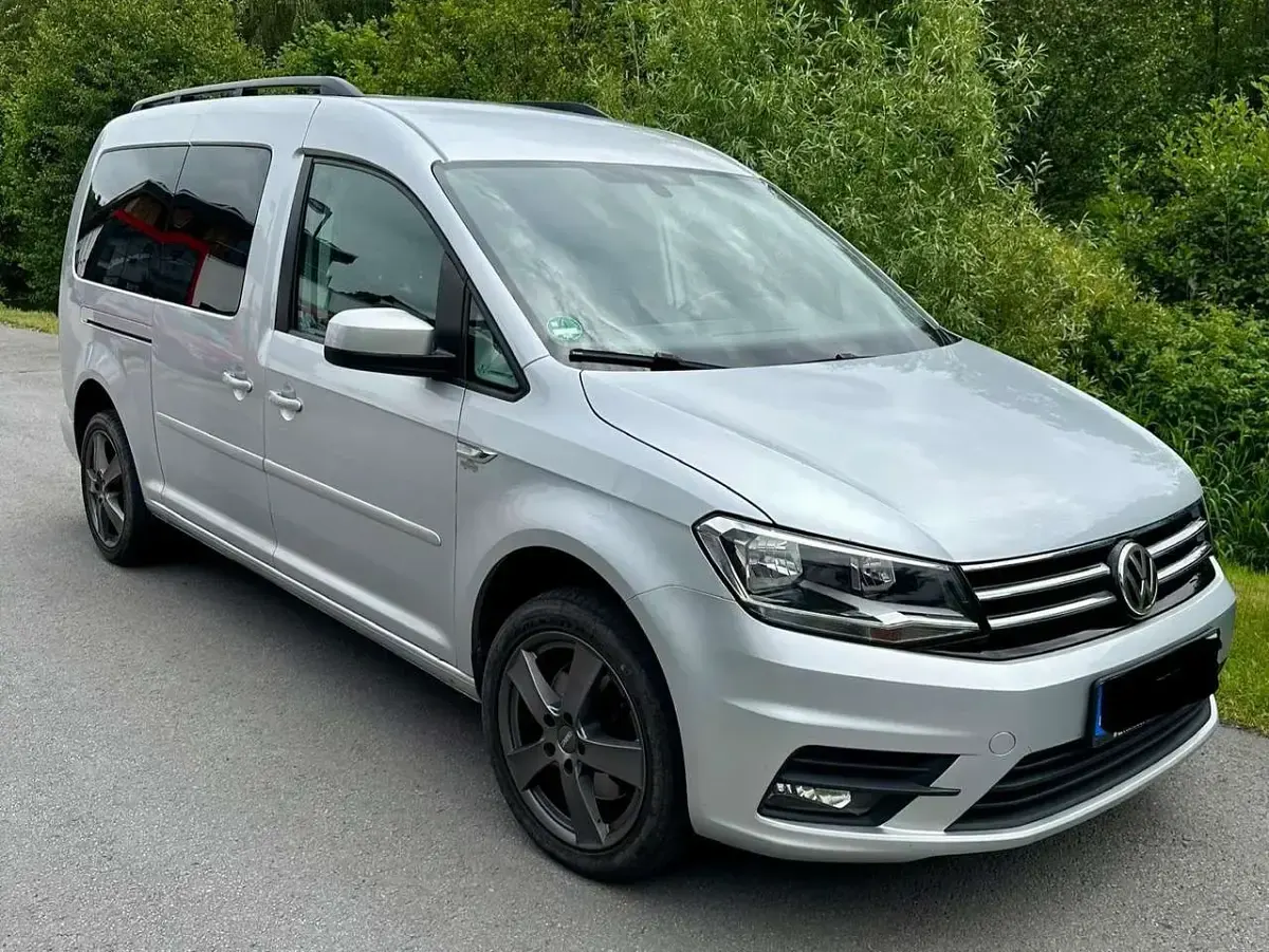 Gebraucht VW Caddy Maxi 102 PS (75 kW) 2016 Silber Van / Kleinbus