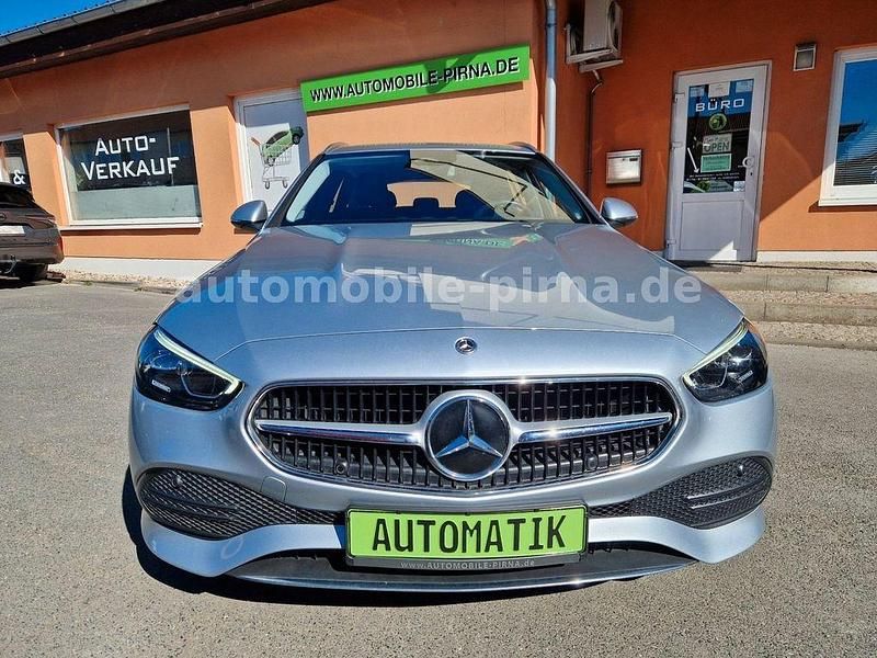 Second-hand Mercedes C200 163 CP (119 kW) 2023 Argintiu Berlinǎ