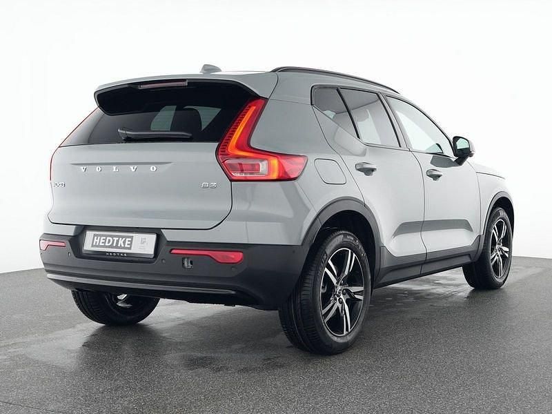 Neu Volvo XC40 Plus 2026 Grau SUV