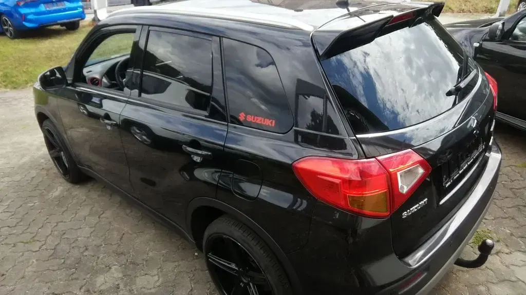 Gebraucht Suzuki Vitara Comfort+ 140 PS (102 kW) 2016 Schwarz SUV