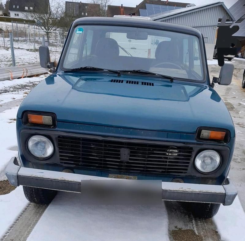 Gebraucht Lada niva 82 PS (60 kW) 2009 Grün SUV