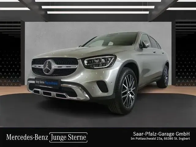 Gebraucht Mercedes GLC300e 211 PS (155 kW) 2021 Mojavesilber SUV