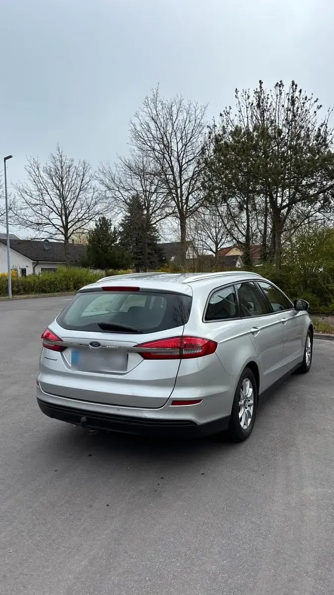 Używany Ford Mondeo 150 KM (110 kW) 2019 Srebrny Kombi