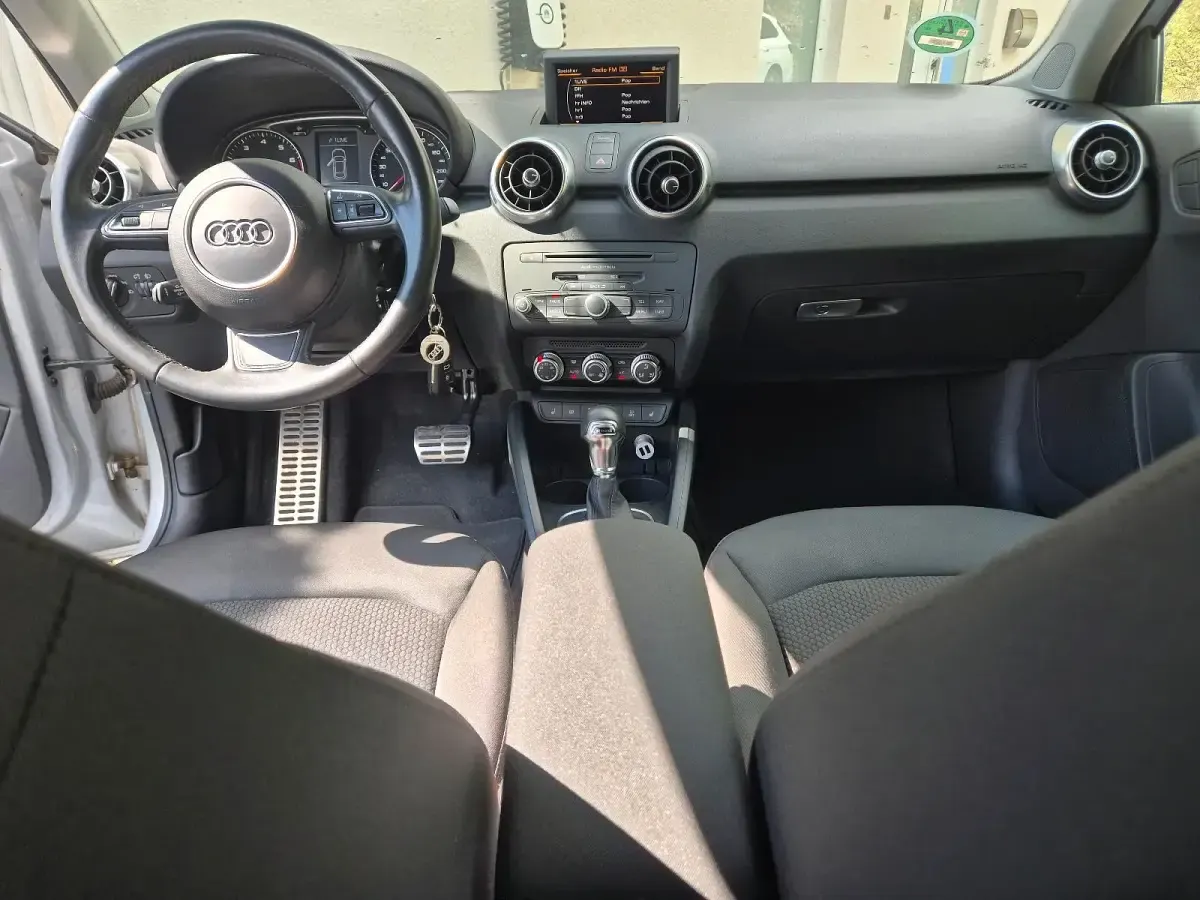 Usata Audi A1 125 CV (91 kW) 2014 Argento Utilitaria