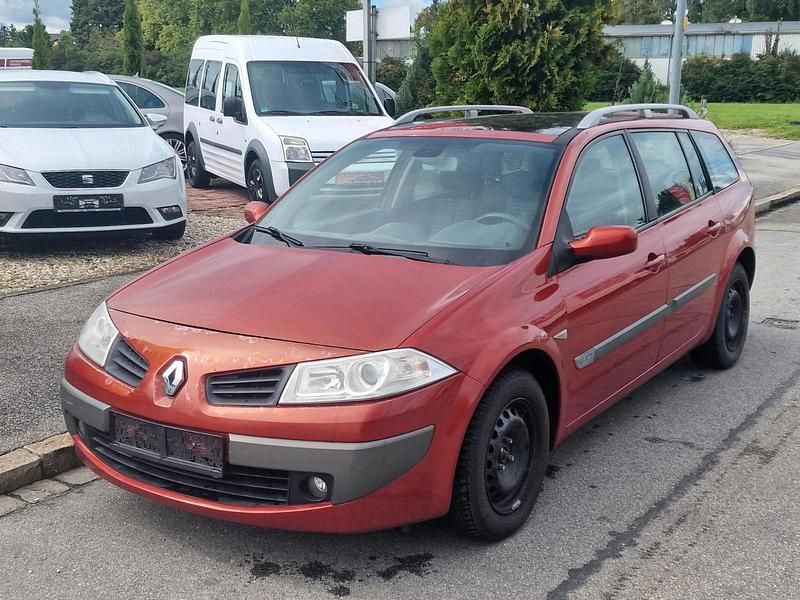 Rot Gebraucht 2006 Renault Mégane GrandTour Kombi | 1.190 € (Guter Preis) - Bild 1/4