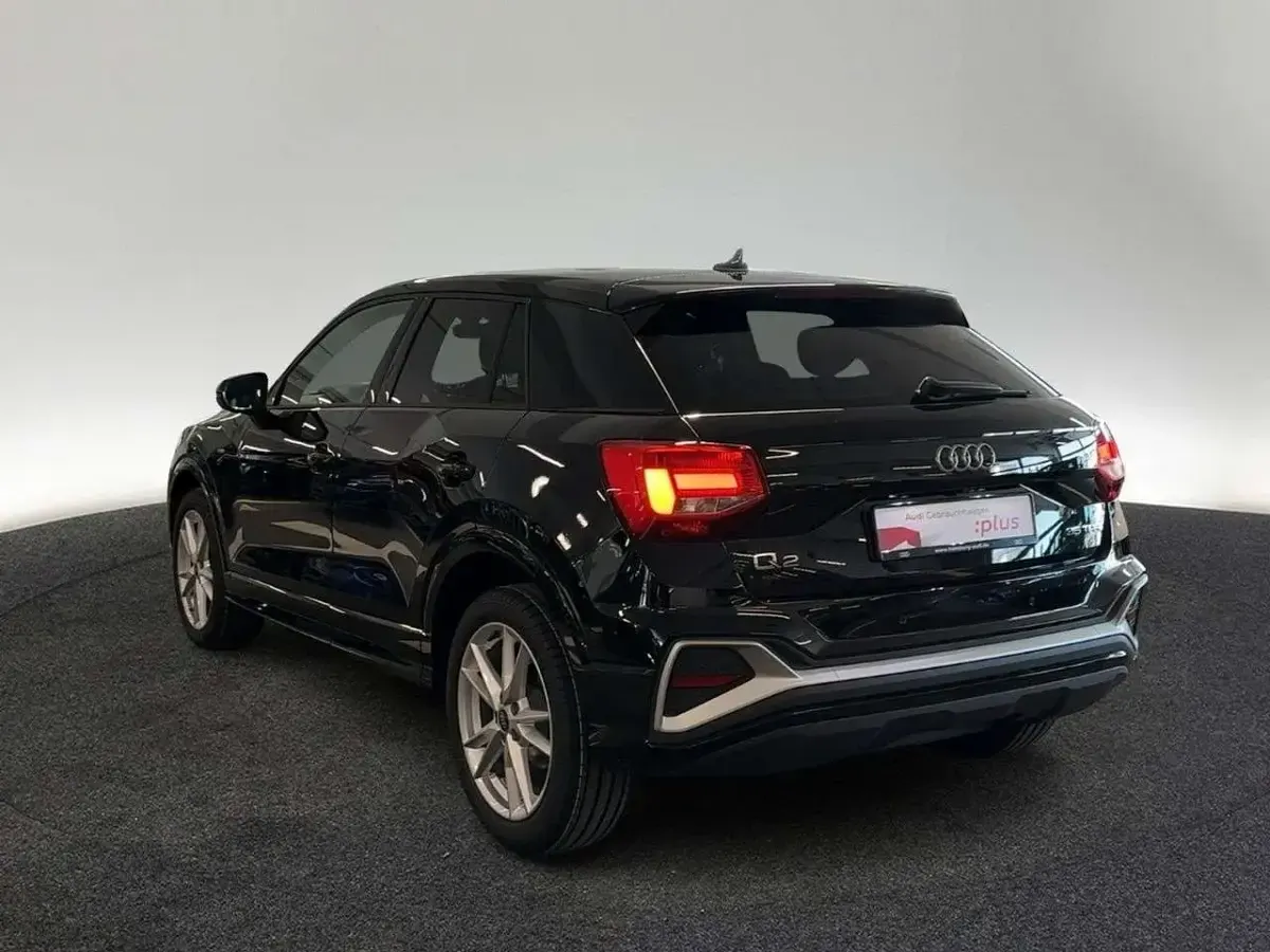 Gebraucht Audi Q2 S-Line 150 PS (110 kW) 2025 0e mythosschwarz metallic SUV