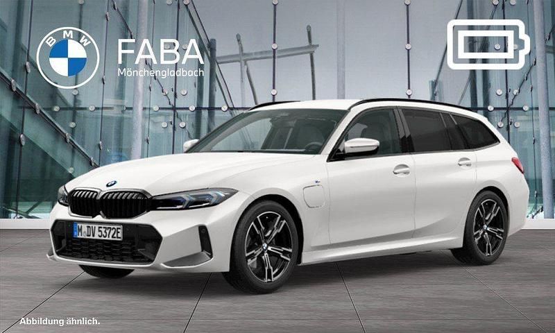 Weiß Gebraucht 2022 BMW 330e M Sport Kombi | 34.790 € (Guter Preis) - Bild 1/4
