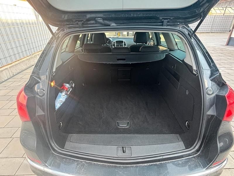 Second-hand Opel Astra 116 CP (85 kW) 2014 Negru Break