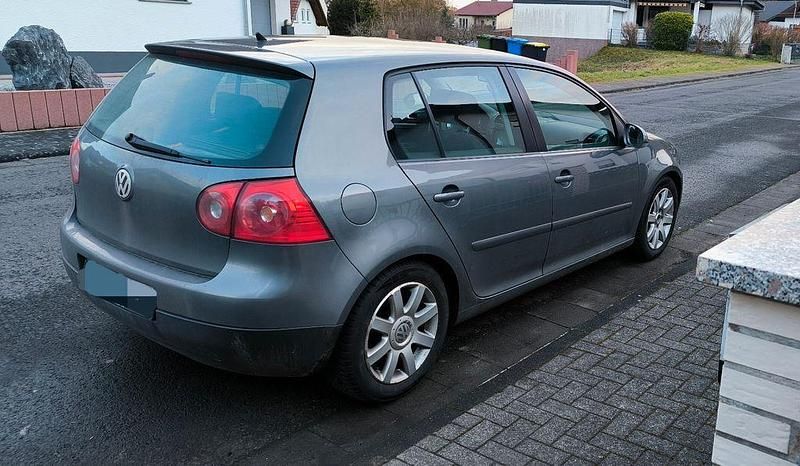 Silber Gebraucht 2005 VW Golf IV Limousine | 3.199 € (Etwas zu teuer) - Bild 1/4