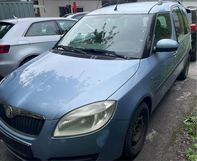 Blau Gebraucht 2008 Skoda Roomster Kombi | 450 € - Bild 1/4