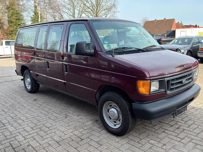 Gebraucht Ford V8 224 PS (164 kW) 2004 Rot Van