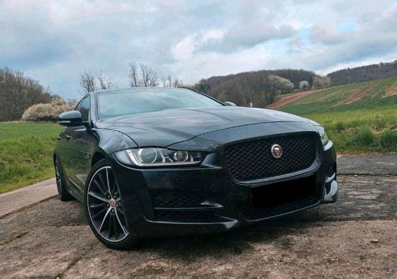 Gebraucht Jaguar XE R-Sport 200 PS (147 kW) 2016 Schwarz Limousine
