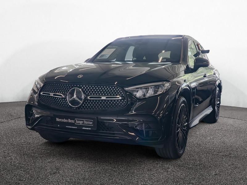 Schwarz obsidianschwarz metall Gebraucht 2024 Mercedes GLC300 AMG SUV | 58.880 € (Fairer Preis) - Bild 1/4